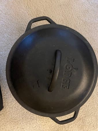Lodge 5 Quart Cast Iron Dutch Pot with Lid and Dual Loop Handle 1