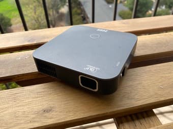 portable projector ZEUSA700 2