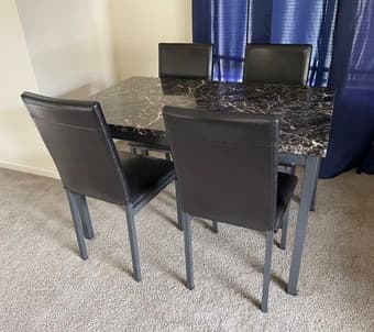 Kitchen Table + 4 Chairs 1