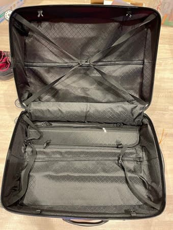 【FOR SALE】 Durable Hard Shell Red Rolling Suitcase 3