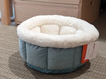 Adorable new dog/cat bed 2