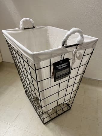 Wire hamper with liner 1