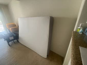 Queen Mattress, Molblly 12 Inch Memory Foam Mattress - $350 1