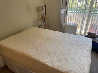 Medium-extra Firm Hybrid mattress - Full (original $1350) 2