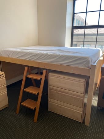 Wooden look stepladder 1