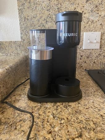 Keurig K-Cup + milk frother machine 1