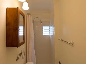 Cute Vintage Downtown Palo Alto Apartment 2