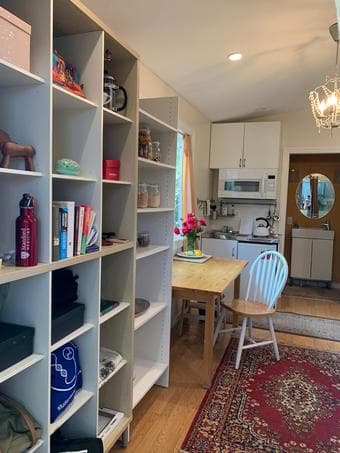 Charming studio near Stanford 3