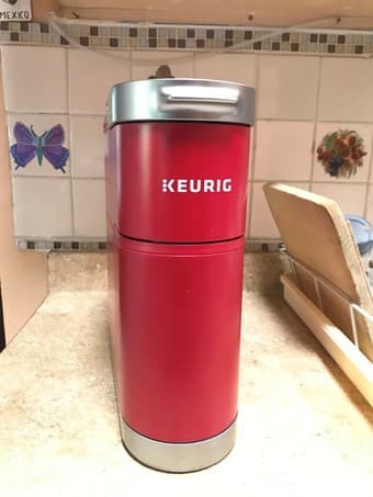 Keurig K-Mini Plus in Cardinal Red with accessories 1