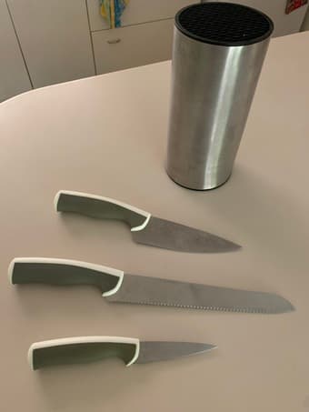Set of 3 knives with holder 1