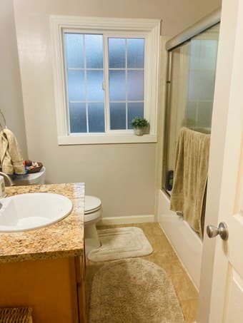 2 bedroom 1 bath place (fully furnished) 3 miles from campus 2