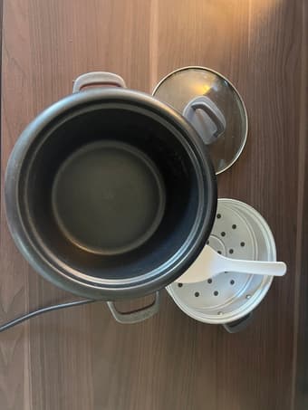Mini Rice Cooker with steamer likely new! 2