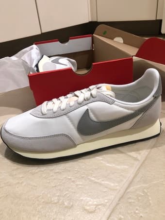 New Men's Size 10 Nike Waffle Trainer 2 SE- White, Yellow, Gray 3