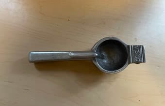 metal citrus juicer 1