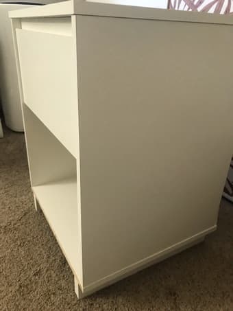 nighstand [color: white] 3