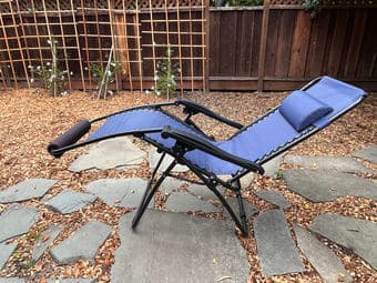 Gravity Chair + cushion for foot rest 3