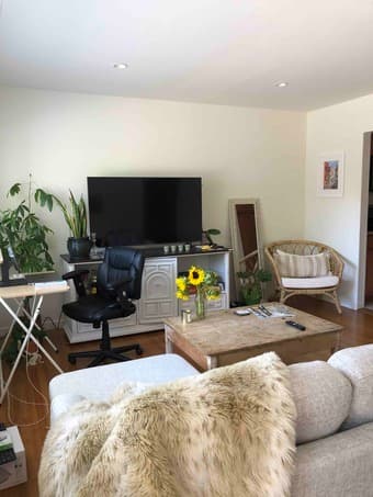 Spacious 1bd Menlo Park apt with parking available Jan [unfurnished] 3