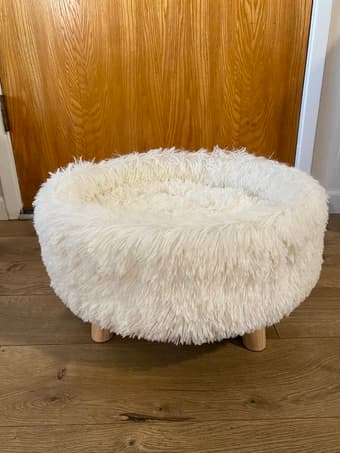 Faux fur bed for cat or small dog 1