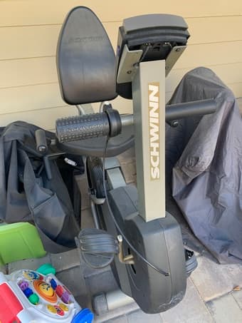 Station recumbent bike ( Schwinn Quality ) 3
