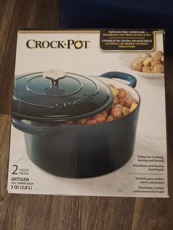 For sale - table and dutch oven 3