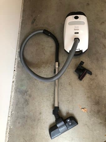 Miele Olympus 300 with accessories + bags 3
