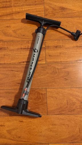Bike pump, including needles for pumping balls 1