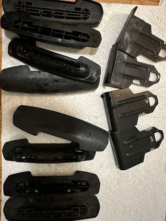 Yakima Baseclip BC117 - USED - complete set ( 4 baseclips) 1