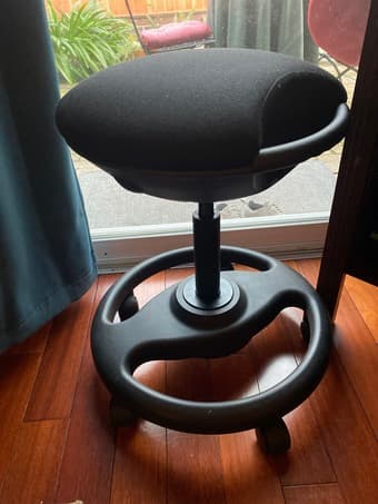 Ergonomic stool 1