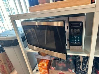 Microwave + Office chair 2