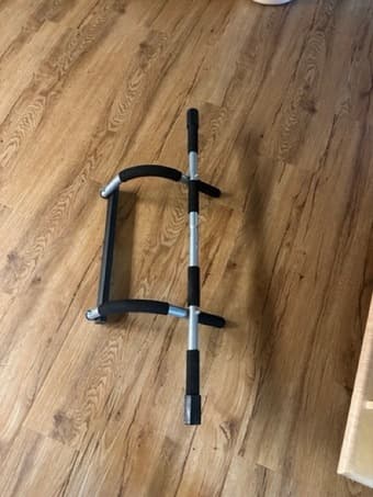 Pull up bar for sale 1