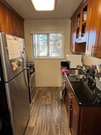 Beautiful pool view 1BR apartment in Menlo Park 3