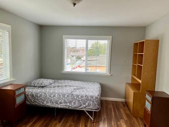 Furnished 2 Bed/ 1 private attached bathroom @ Menlo-available 2/16/23 2