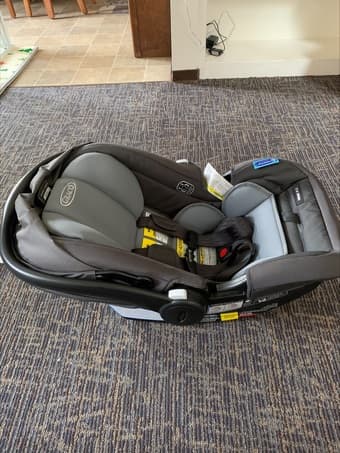Infant Car Seat with base 2