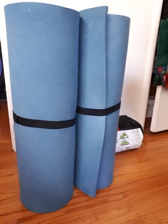 2x camping sleeping pads 1