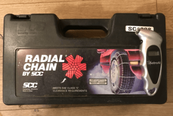 snow chains + tyre pressure gauge 1