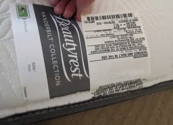 twin bed (beautyrest mattress, box foundation, frame) 1