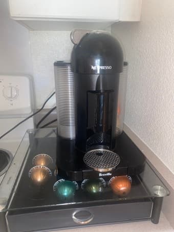 Nespresso vertuo coffee machine barely used 1