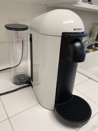 Almost new: Nespresso VertuoPlus coffee machine 1