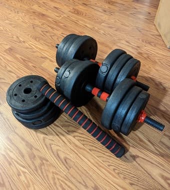 Mildly used adjustable dumbbell set for sale 1