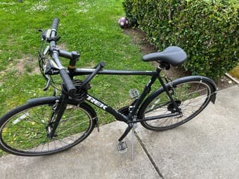Selling Trek FX bike 2