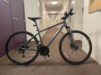 Trek 8.3DS Hybrid Bike 2