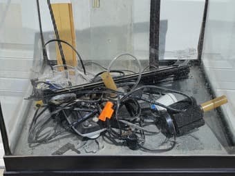 27 Gallon Fish Tank + Accessories 2