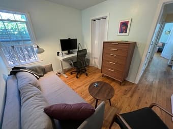 One-Bedroom Available (in a 3/bd-2bath house) 1