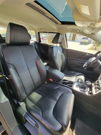 2010 Volkswagen Passat Komfort Wagon 4D 3