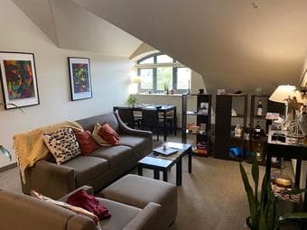 2 BR 2 BA fully renovated air-conditioned apartment in Mung 1