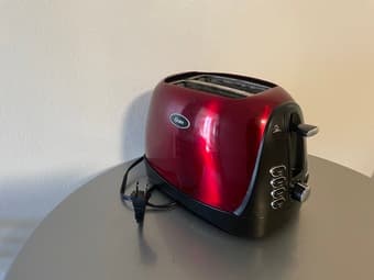 Oster Bread and Bagel Toaster 1