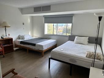 Private room in 3B/2B with A/C 5 min walk from campus April/May movein 1