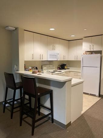 2 BR / 2BA Air Conditioned Apartment in Munger Graduate Housing 2