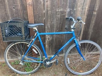 Trek 720 Commuter Bike 1