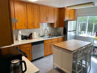 Room with a private entrance in a 4bed/2bath house 2